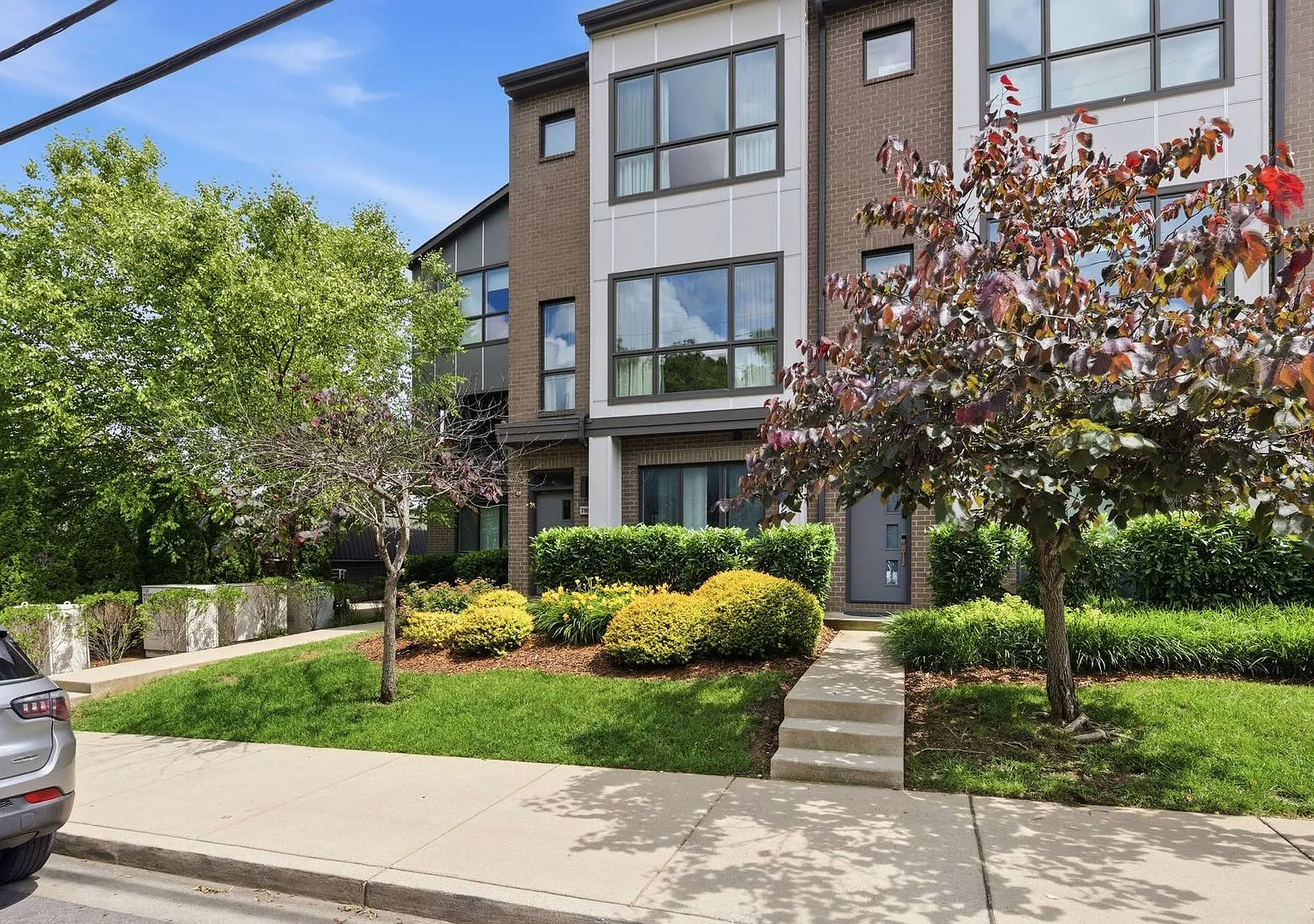 12 South Living, Reimagined Modern 3BD/3.5BA Townhome with 2 Car Garage. Washer Dryer Included | ... — Photo 1