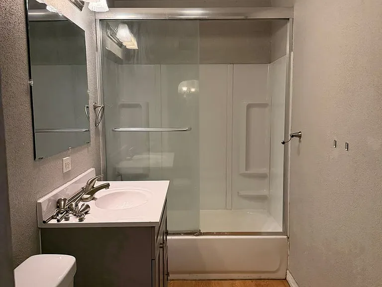 1403 Bunting Ave — Photo 4