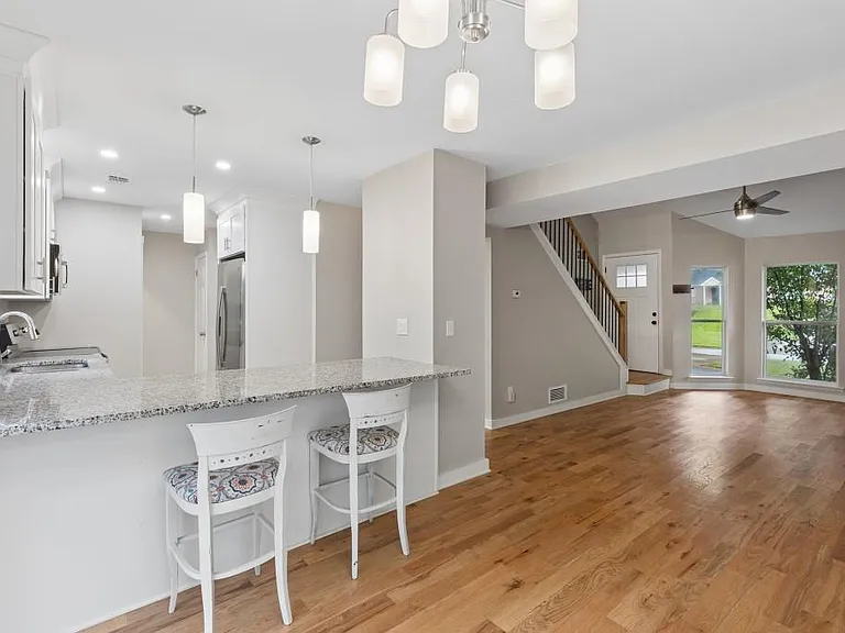 4930 Farmstead Ct NE — Photo 10