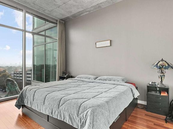 4th image of 250 Pharr Rd Unit 712