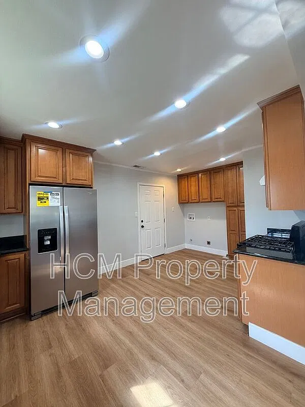 2 bed, 1.0 bath, 1235 sqft, $2,900 — Photo 2
