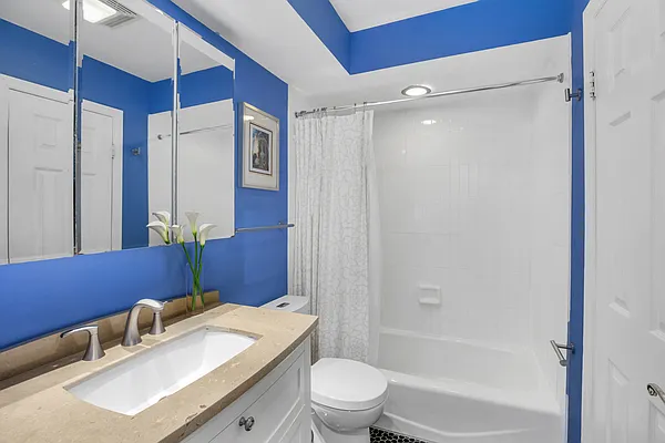 Sold by Compass | media 5