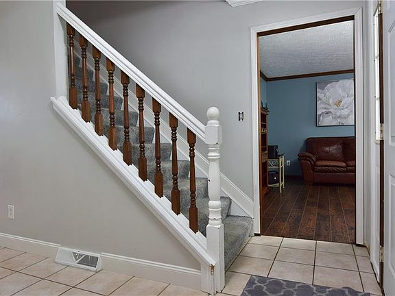 3rd image of 274 Fonderlac Dr SE