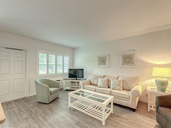5th image of 1850 S Ocean Dr APT 107