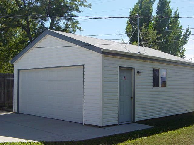Oversized 2 Car Garage