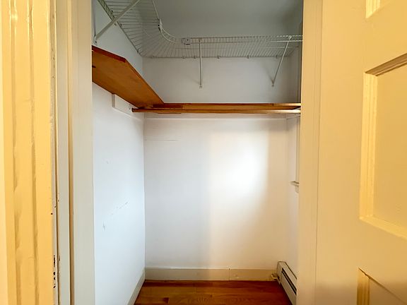 3rd image of 527 Chapel St APT C3