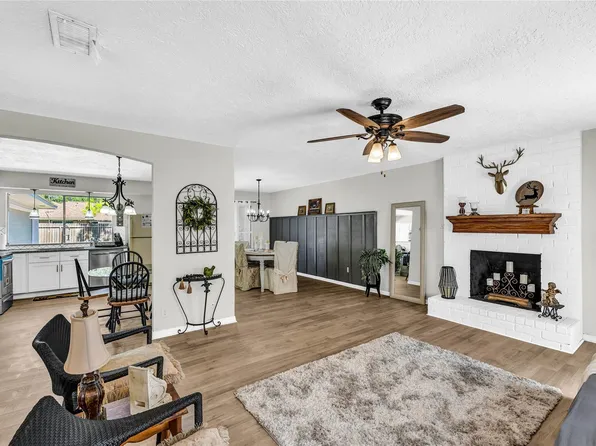 2705 Parrott Ave, Rosenberg, TX 77471