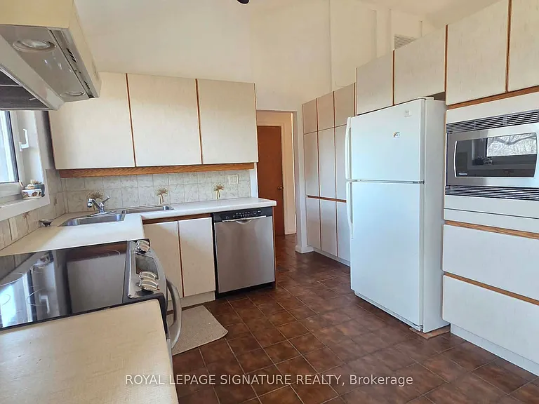 42 Jubilee Cres #MAINFLOOR — Photo 8
