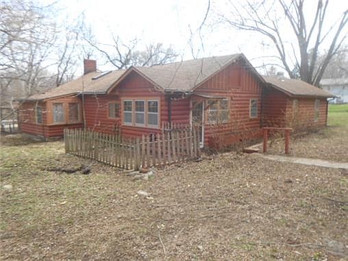 1st image of 210 Campbell Dr