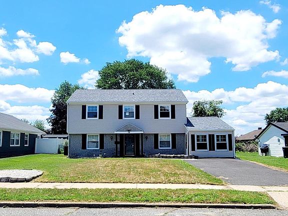 5th image of 58 Parish Ln