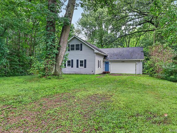 3rd image of 33807 Chipper Dr