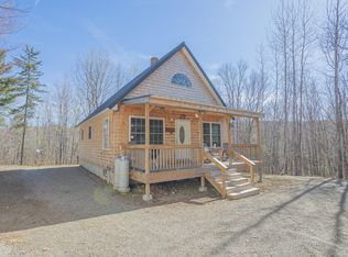 934 New Vineyard Rd, Farmington, ME 04938