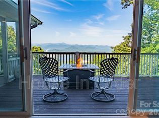 40 Crestwood Dr, Arden, NC 28704