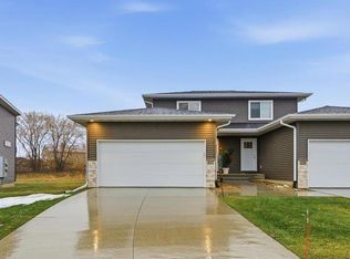 4212 Mourning Dove Dr, Waterloo, IA 50702