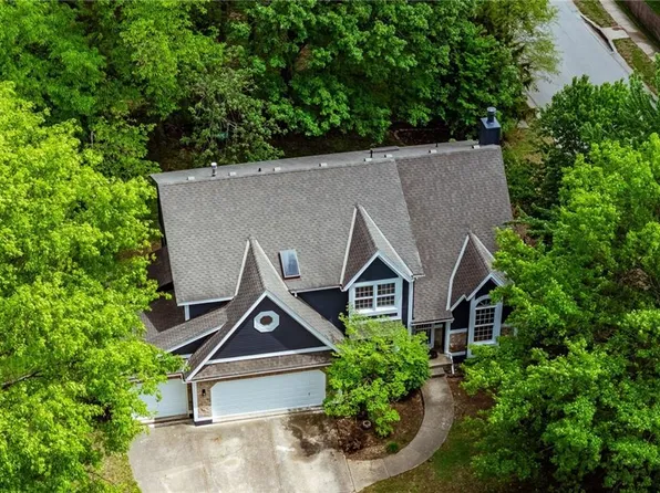 12495 S Hagan Ln, Olathe, KS 66062