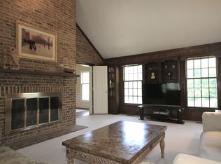 709 Crown Meadow Dr, Great Falls, VA 22066