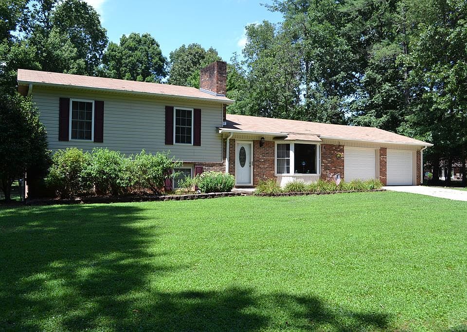 1st image of 2800 Woodstream Dr
