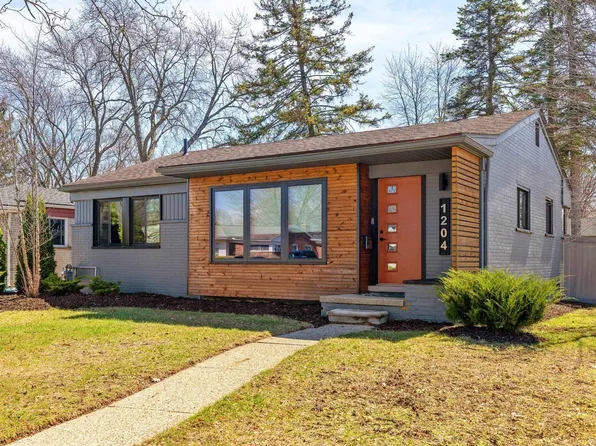 1204 Woodlawn Ave, Royal Oak, MI 48073