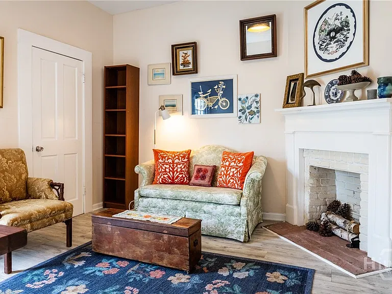 524 E Charlton St — Photo 10