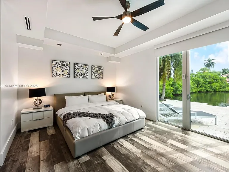 300 Royal Plaza Dr — Photo 27