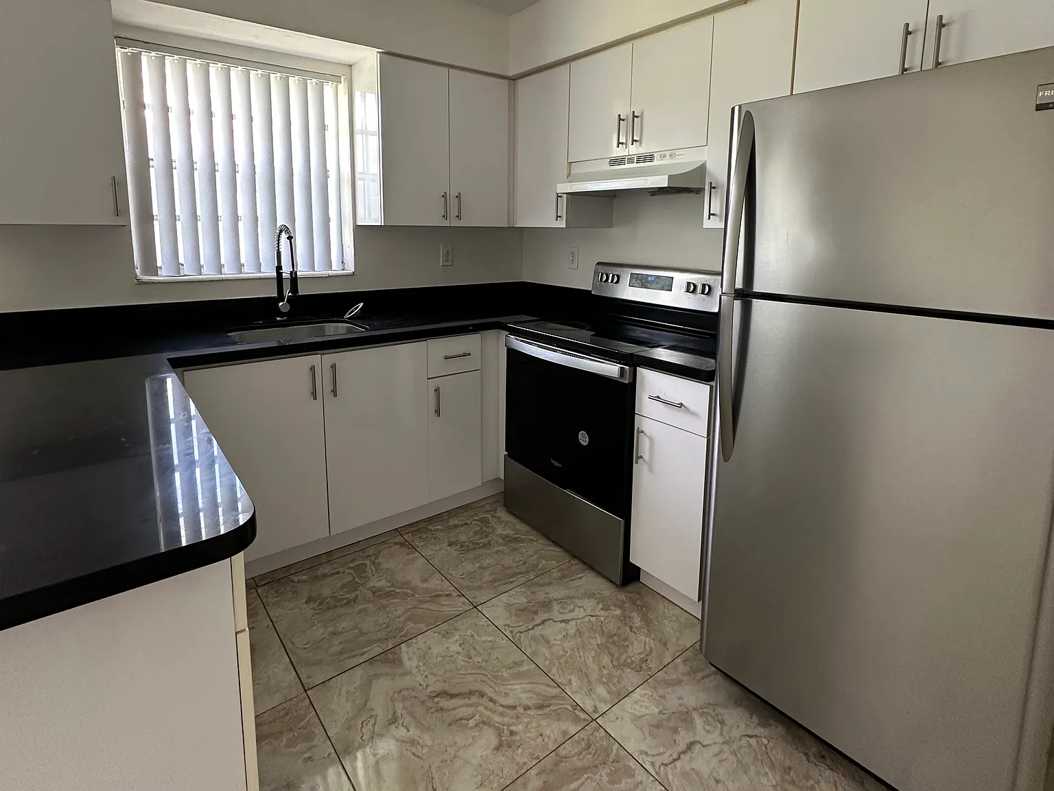 1 bed, 745 sqft, $1,595 — Photo 3