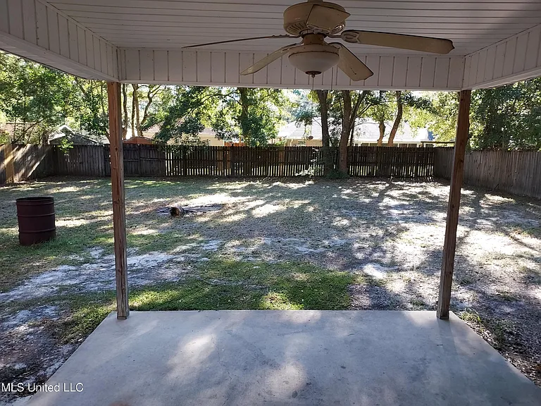 1009 Magnolia St — Photo 6