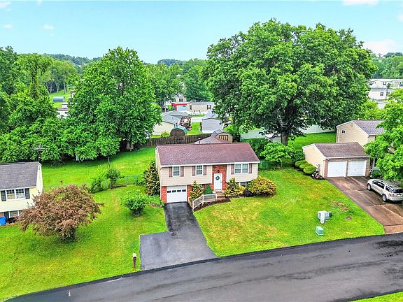 2nd image of 221 Navaho Dr