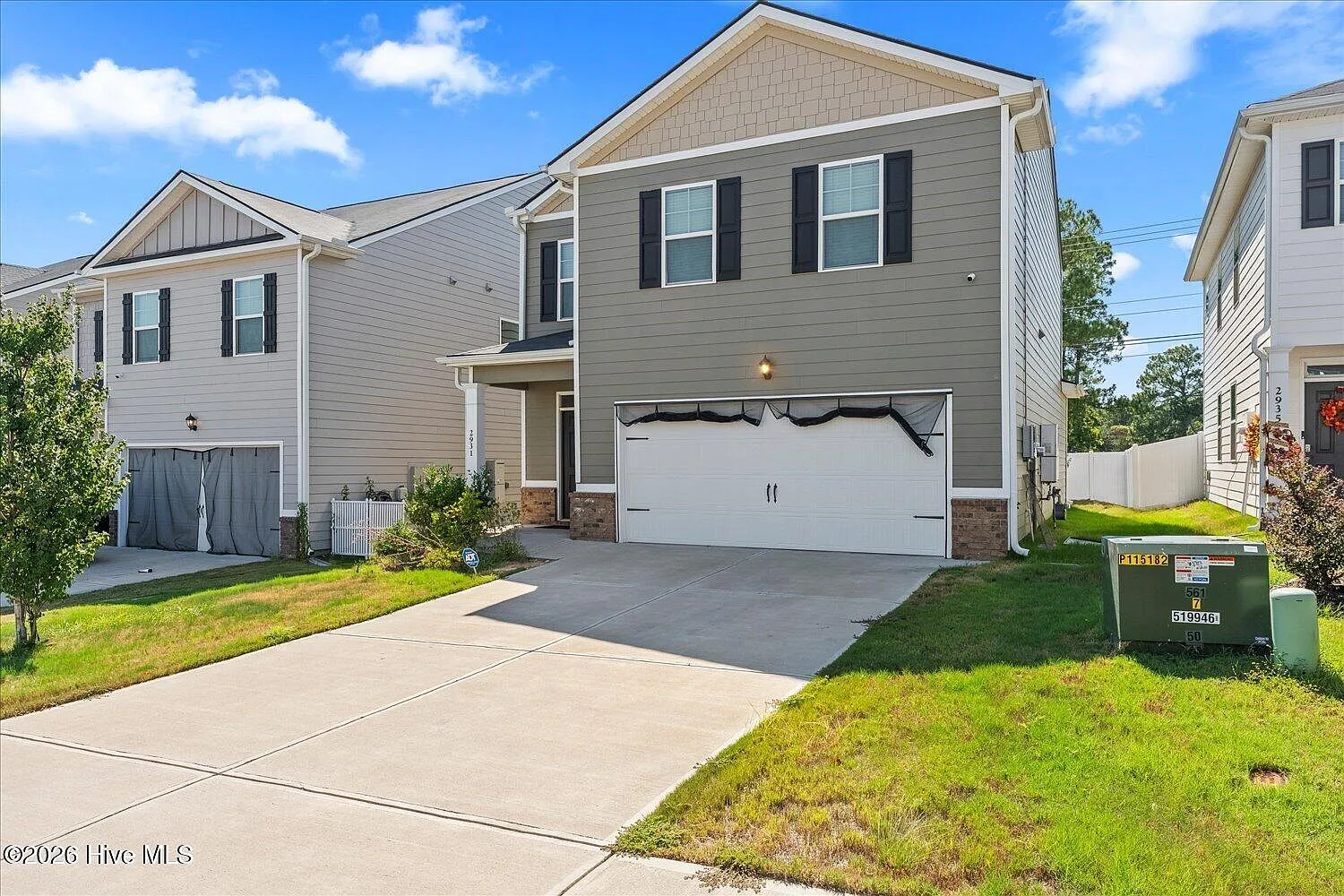 3 bed, 2.5 bath, 1635 sqft, $2,100 — Photo 2