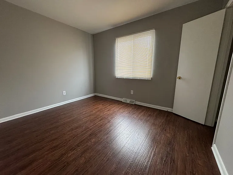 3906 W Sylvania Ave — Photo 7