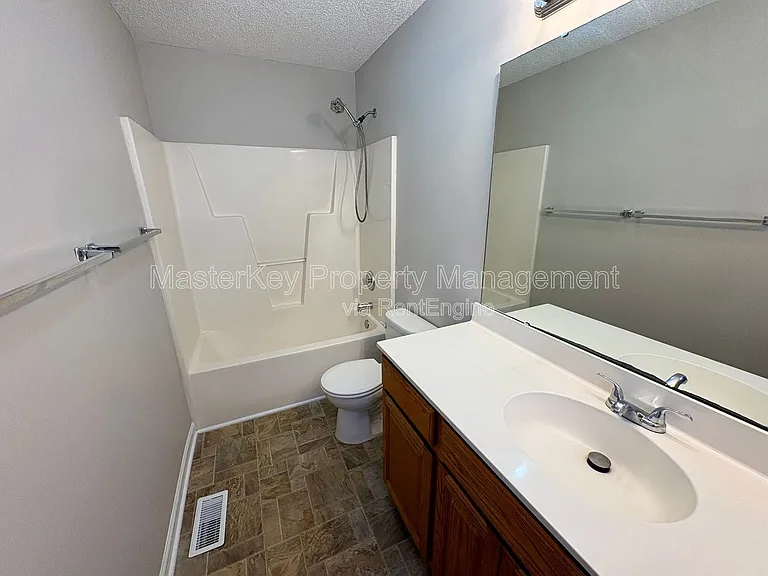 317 Cross Hill Ln — Photo 13