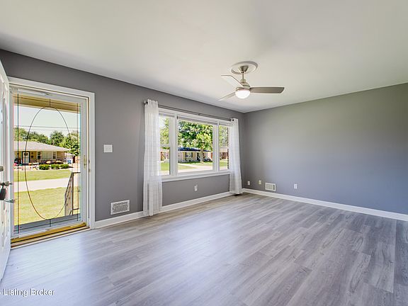 3rd image of 8011 Columbine Dr