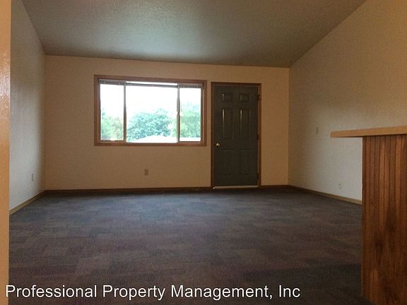 2nd image of 806 Spartan Dr APT D