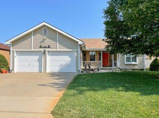 1211 Meyer Dr, Salina, KS 67401