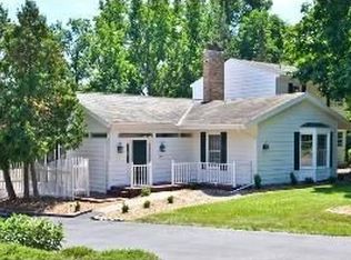 5129 Valley View Rd, Minnetonka, MN 55345