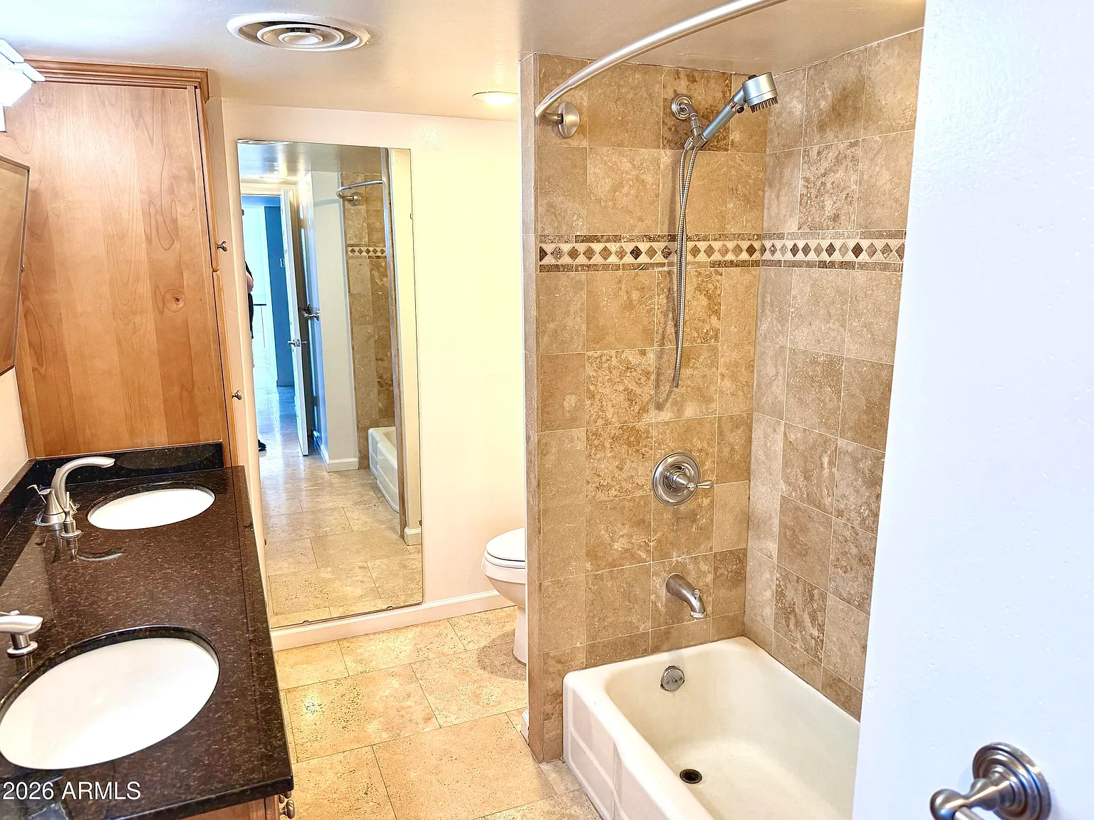 2 bed, 2.0 bath, 1165 sqft, $2,600 — Photo 3
