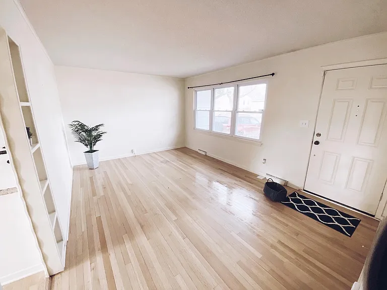 11402 Jackson Ave — Photo 4
