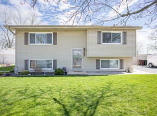 327 S Barbara Dr, Kankakee, IL 60901