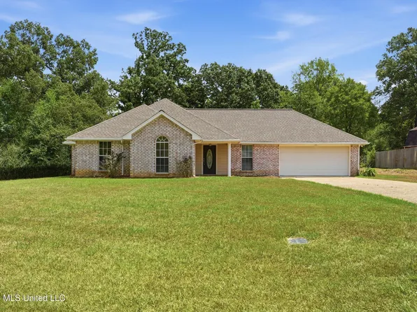 870 Redwood Cv, Byram, MS 39272