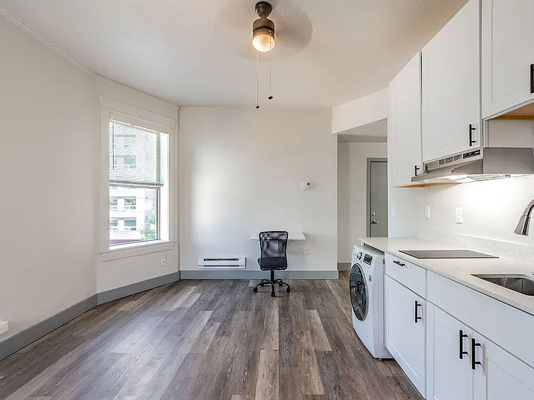 Centrally located community living. — Photo 14