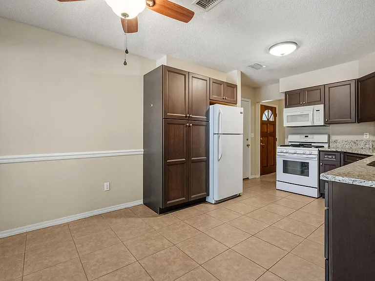 206 Esmond Ct — Photo 21