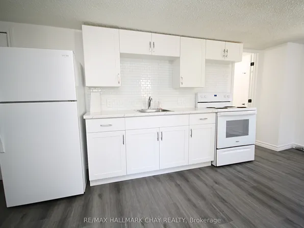 58 Queen St W #5, Springwater, ON L0L 1P0