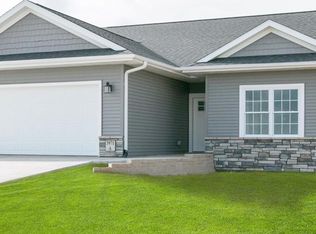 3971 Hendricks Ln NE #B, Solon, IA 52333