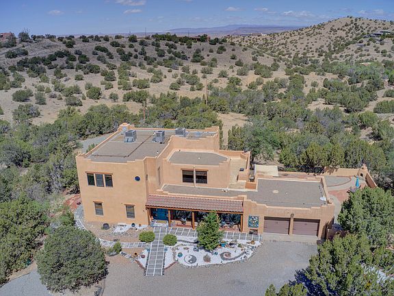3rd image of 29 Sandia Ln