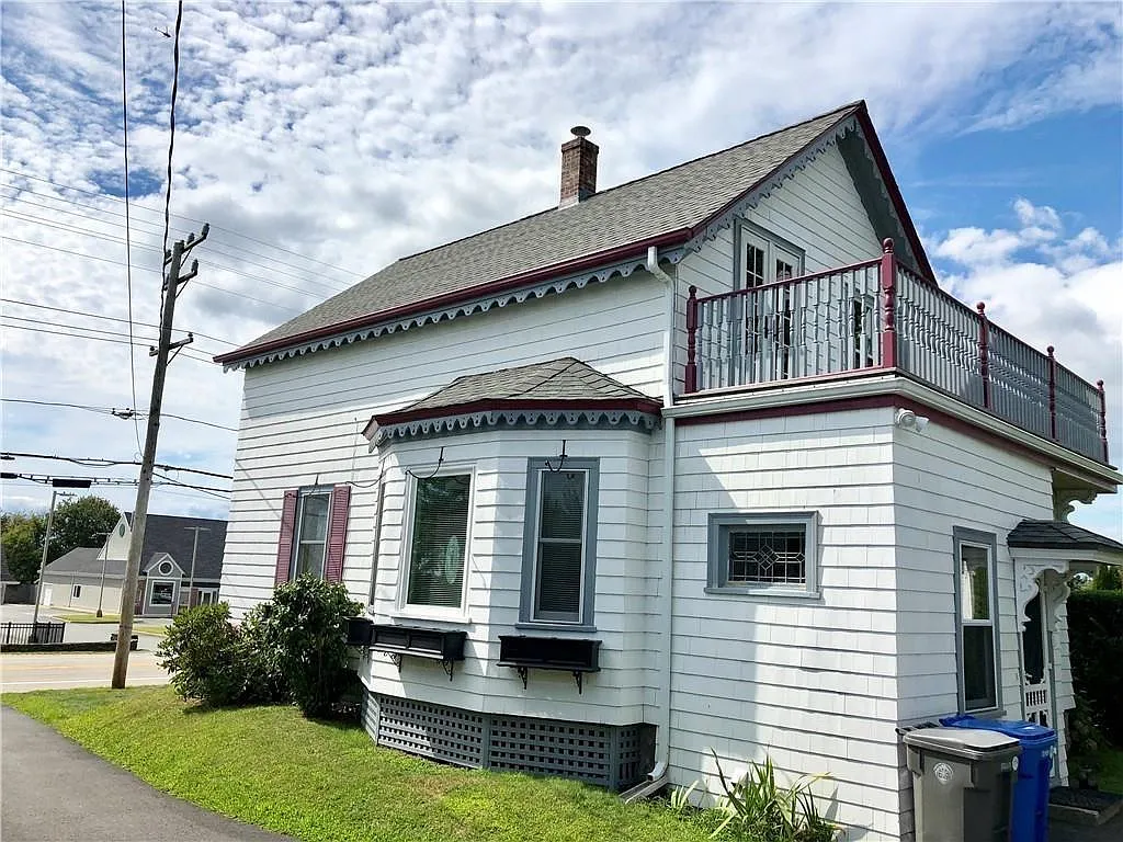 3 bed, 1178 sqft, $2,400 — Photo 3
