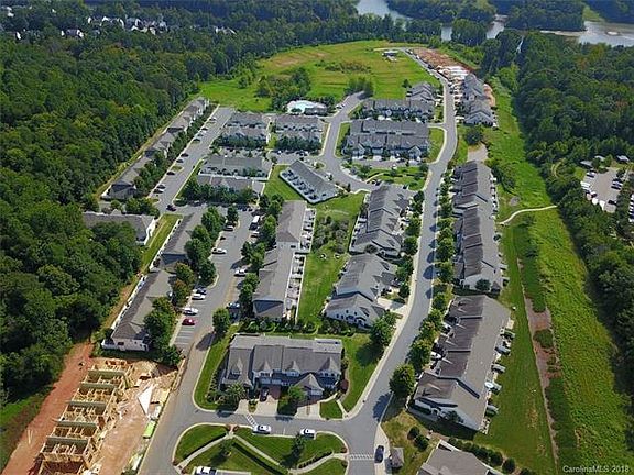 4th image of 113 Park View Dr #14