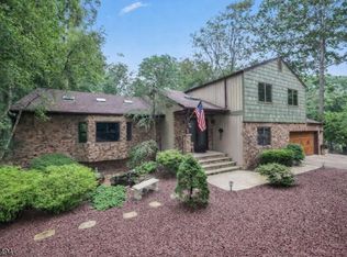 72 Fox Chase Ct, Freehold, NJ