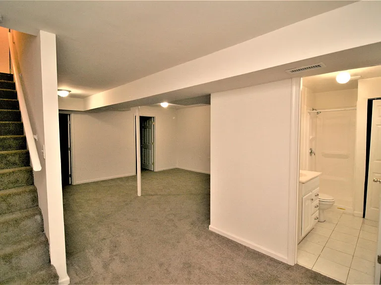 118 Middle Point Ct — Photo 22