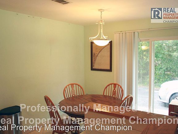 3rd image of 814 Francis Marion Dr
