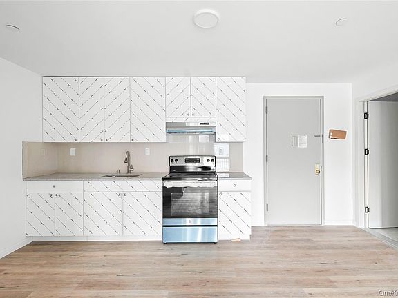 5th image of 70-40 45 Avenue #7G