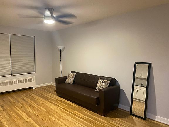 4th image of 165 Vroom St APT 5M